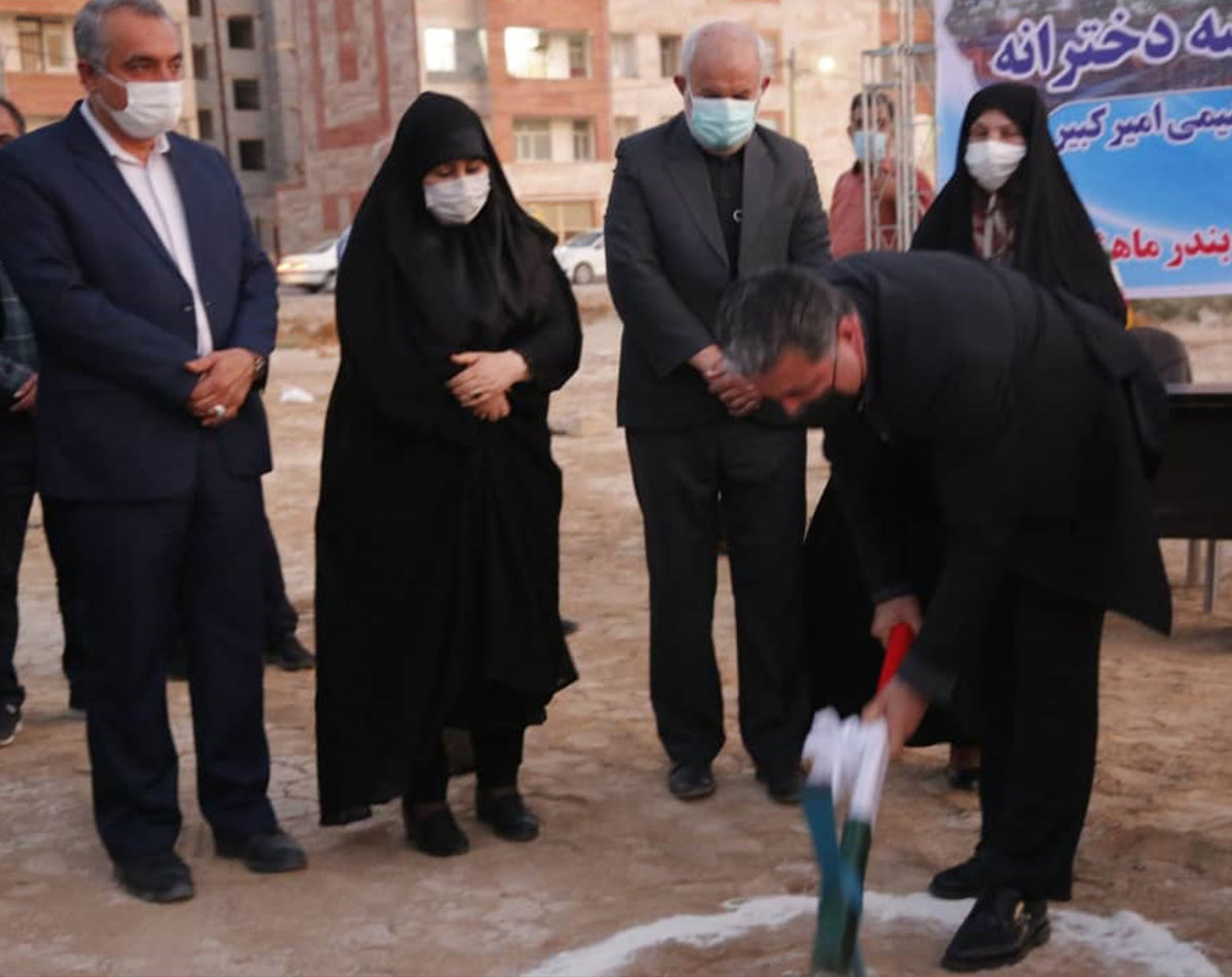 کلنگ زنی دبیرستان ۱۲ کلاسه دخترانه در فاز ۷ بندر ماهشهر