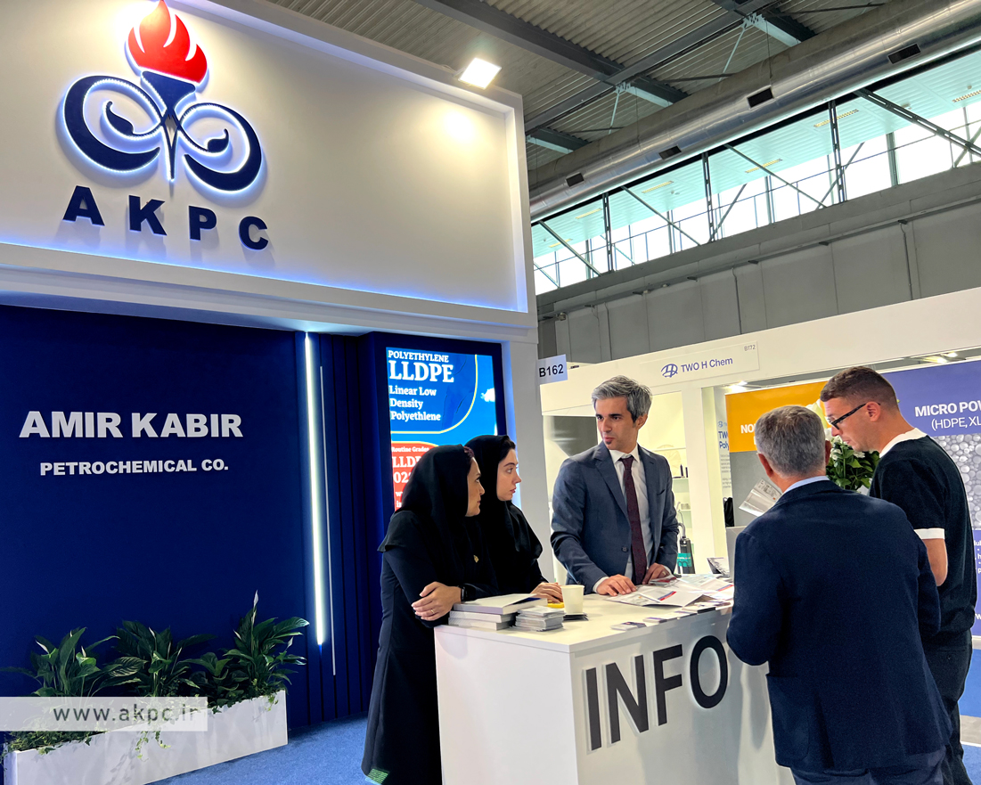 نمایشگاه plasti میلان پتروشیمی امیرکبیر