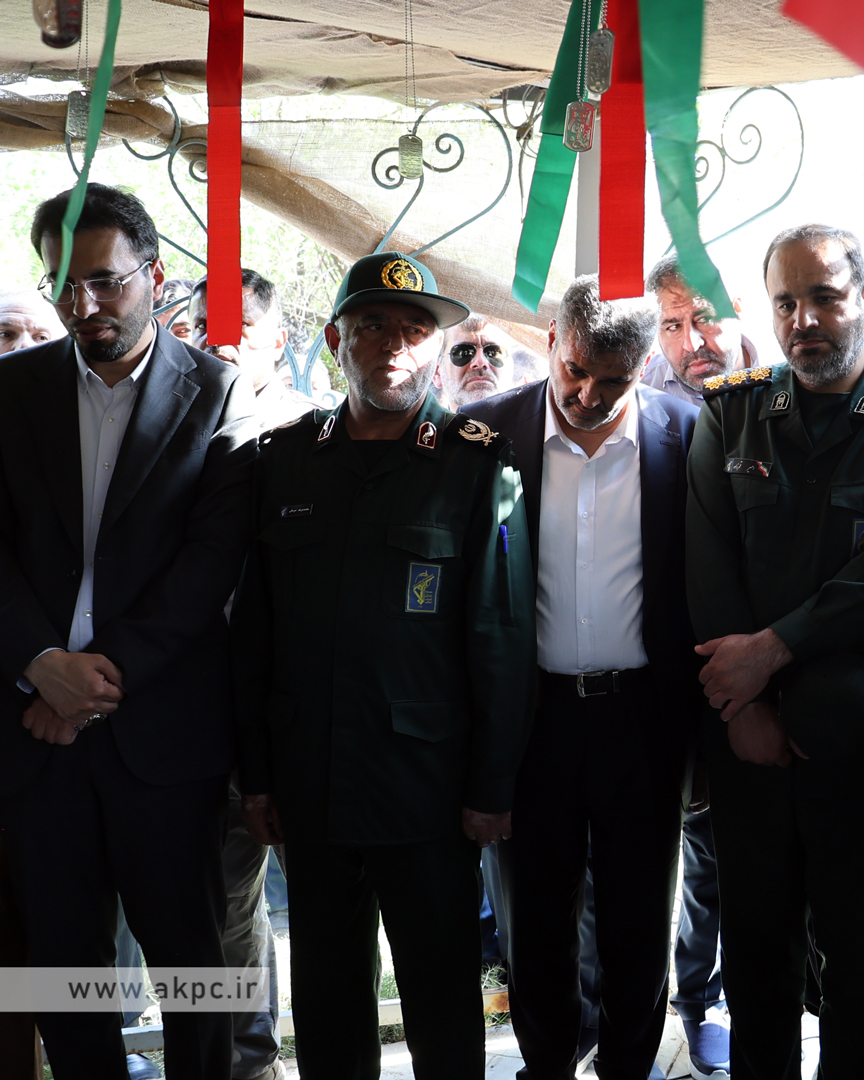 کلنگ زنی یادمان شهید گمنام پتروشیمی امیرکبیر