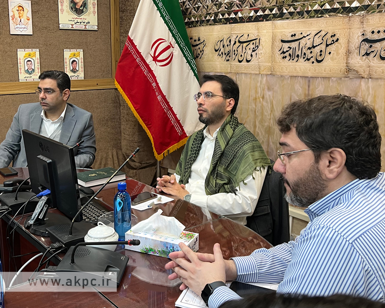 جلسه شورای‌مدیران پتروشیمی امیرکبیر در حرم رضوی