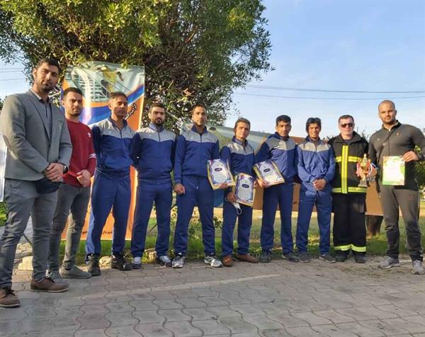 آتش نشانان شرکت پتروشیمی امیر کبیرفاتح اولین دوره ی مسابقات پله نوردی خوزستان